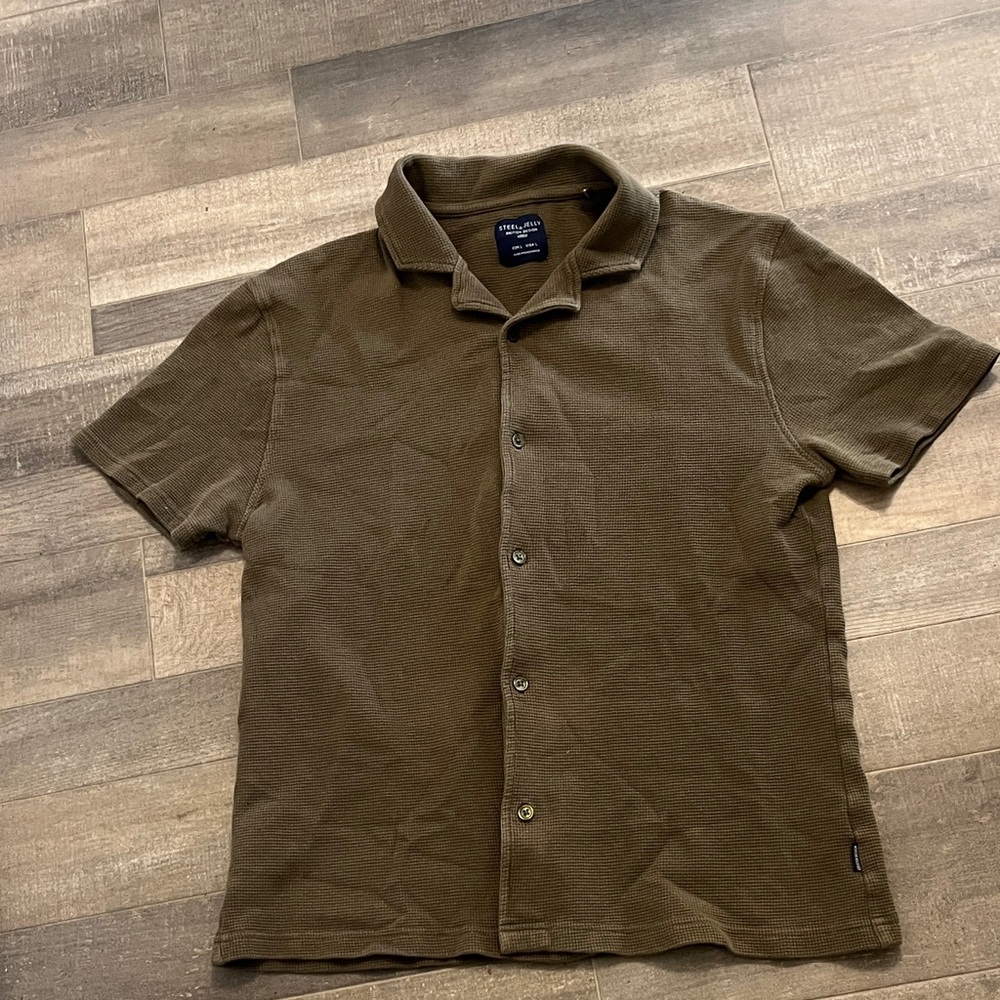 Steel & Jelly Olive Short-Sleeve Textured Button-Down Shirt